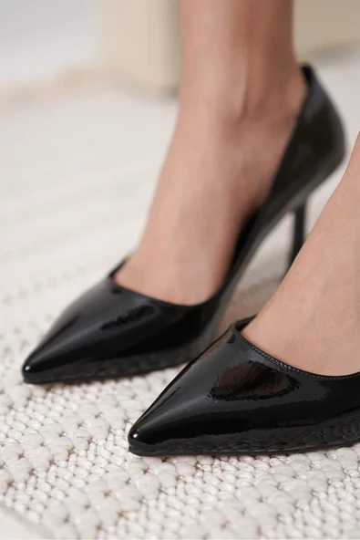 Kadın Siyah Kırışık Rugan Stiletto TR08MS26E - Resim 4