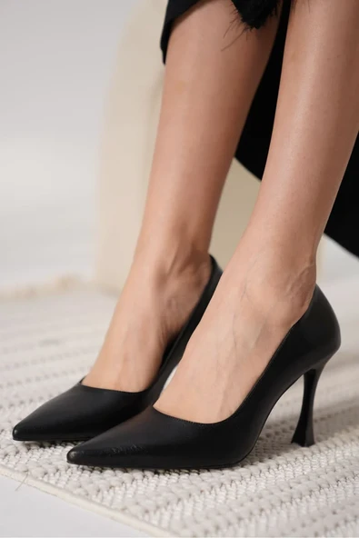 Siyah Cilt Kadın Stiletto TR18MS03F ürün görseli 1