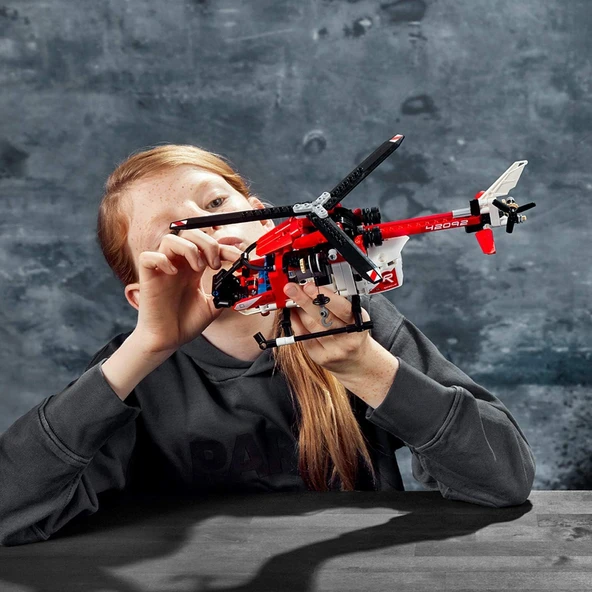 Lego Technic Kurtarma Helikopteri (42092) - Resim 3