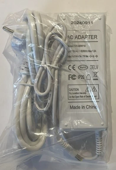 YQ-1201F-190-05000 Beyaz 19 Volt 4.7 Amper 5.5*2.5 Mm Uçlu Plastik Kasa Masaüstü Tip Adaptör ürün görseli 1