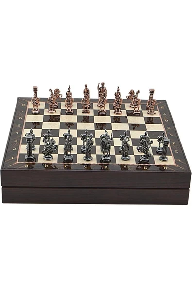 GiftHome Orta Boy Metal Roma Satranç Takımı Antik ve Ceviz Desenli Sandıklı MDF Tahtası (36x36x6 cm. ürün görseli 1