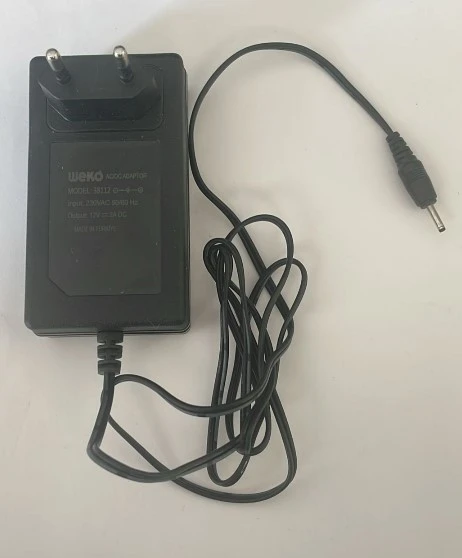 Weko WK-38112 Yerli Üretim 12 Volt - 2 Amper 2.5*0.7 Mm Uçlu Priz Tipi Adaptör ürün görseli 1
