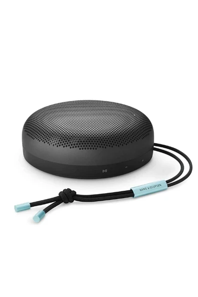 Bang & Olufsen Beosound A1 2. Nesil Geniş Açılı Ses, IP67 Suya ve Toza Dayanıklı, 18 Saat Pil Ömrü,  Dahili Mikrofonlu Taşınabilir Bluetooth Hoparlör – Antrasit Oksijen ürün görseli 1