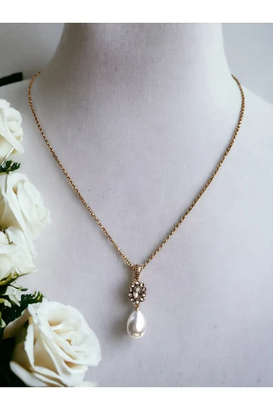 Oval Kristal Taşlı Mayorka İnci Kolye ürün görseli 1