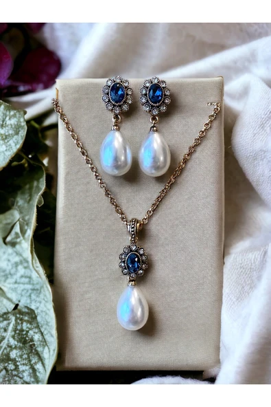 Safir Mavi Oval Kristal Taşlı Mayorka İnci Kolye ve Mayorka İnci Küpe Seti ürün görseli 1