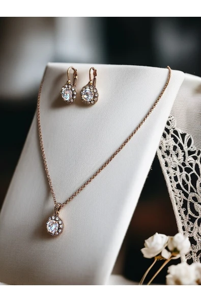 Kristal Taşlı Papatya Figürlü Kolye ve Küpe Seti ürün görseli 1
