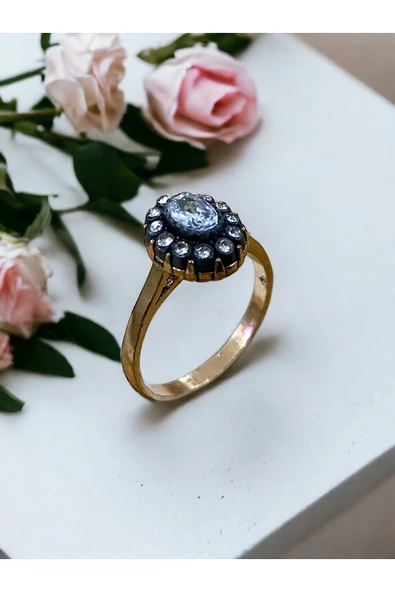 Oval Kesim Zirkon Taşlı Yüzük ürün görseli 1