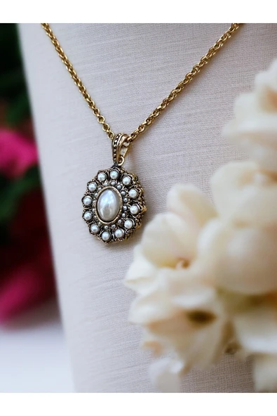 Oval Taşlı İnci Kolye ürün görseli 1
