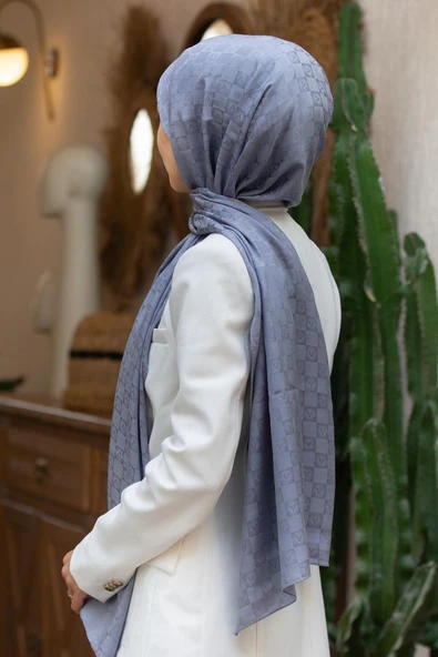 Vissona %57 İPEK %43 PAMUK Monogram Desenli Gri Renkli Şal -  70x190 Dikiş Tipi İtalyan Dikişli ürün görseli 1