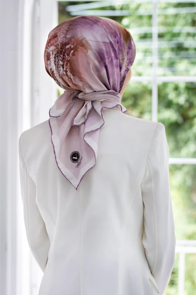 Twill Mermer Desenli Lila Renkli 90x90 Eşarp (İpek İçermez) Dikim Şekli : El Dikişi ürün görseli 1