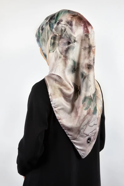 Kirstal Sulu Boya Çiçek Desenli Taş Renkli 90x90 Eşarp (İpek İçermez) Kenar Dikiş Şekli El Dikişli ürün görseli 1