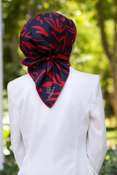 %100 Twill İpek Büyük Çiçek Desenli Lacivert - Kırmızı Renkli 90x90 Eşarp Dikim Şekli : El Dikişi ürün görseli 1