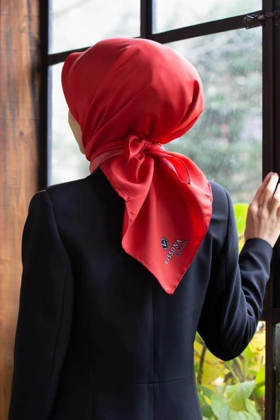 %100 Twill İpek Düz Kırmızı Renkli Daha Tok Exclusive Serisi 90x90 Eşarp Dikim Şekli : El Dikişi ürün görseli 1