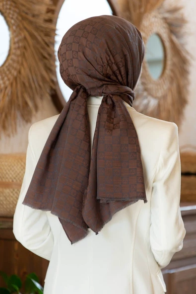 Vissona %57 İPEK %43 PAMUK Monogram Desenli Sütlükahve Renkli Şal -  70x190 Dikiş Tipi İtalyan Dikişli ürün görseli 1