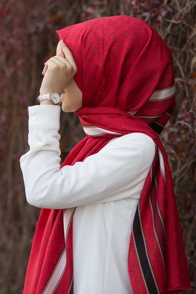 %100 İpek Monogram Desenli Kırmızı - Siyah Renkli 92x210 Şal ürün görseli 1