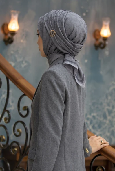 %57 İPEK %43 PAMUK MONOGRAM DESENLİ GRİ - FÜME RENKLİ 70X190 ŞAL ürün görseli 1