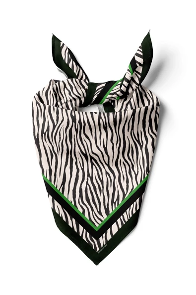 Kadın Siyah Beyaz Zebra Desenli 50x50 Bandana HYL DG01282-22 ürün görseli 1