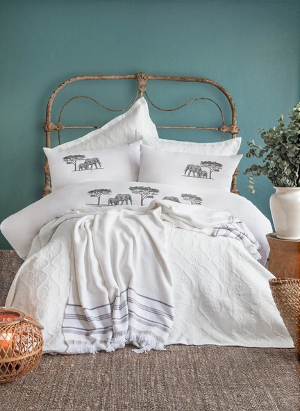 Çift Kişilik Aleph White Timeless Yatak Örtüsü Nevresim Prime Set ürün görseli 1