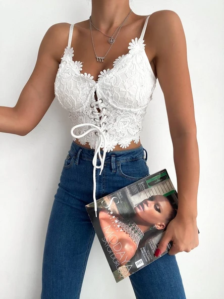 Kadın Dantel Detaylı Bağcıklı Askılı Crop Bluz ürün görseli 1