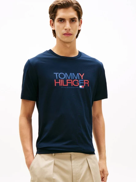 Tommy Hilfiger MW0MW42369 Brand Love Big Text Erkek Tişört ürün görseli 1