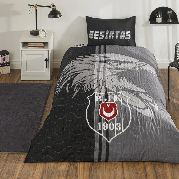 Taç Lisanslı Kapitoneli -Beşiktaş Taraftar- Lastikli Çarşaflı Tek Kişilik 4 Mevsim Nevresim Takımı ürün görseli 1