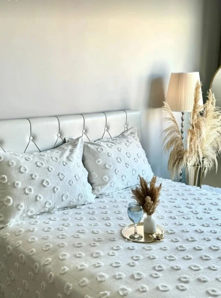Ponpon Desenli 3 Parça Çift Kişilik Yatak Örtüsü ürün görseli 1