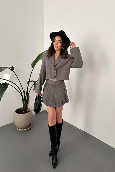 Kadın Crop Blazer Ceket ve Yüksek Bel Pileli Mini Etek Takım ürün görseli 1
