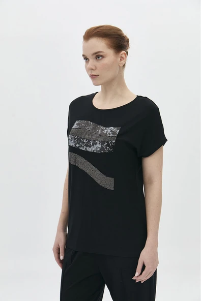 SIRT DETAYLI PAYET ÜZERİ BASKILI TAŞLI TSHIRT ürün görseli 1