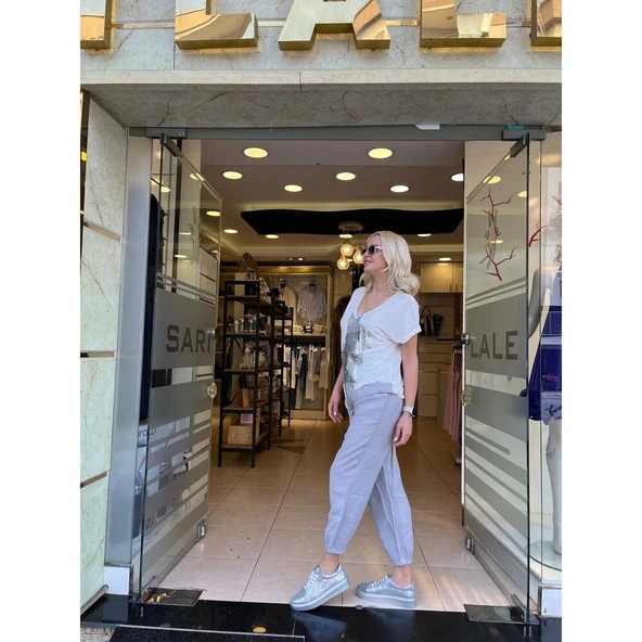 ORTASI PAYETLİ VARAK BASKILI TSHIRT - Resim 3