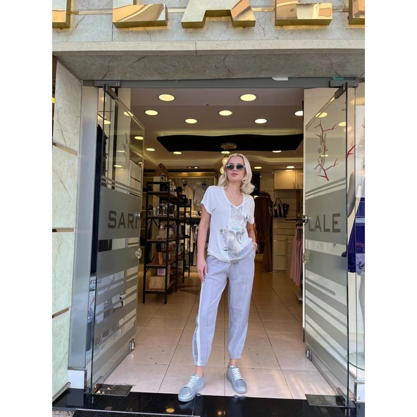 ORTASI PAYETLİ VARAK BASKILI TSHIRT - Resim 4