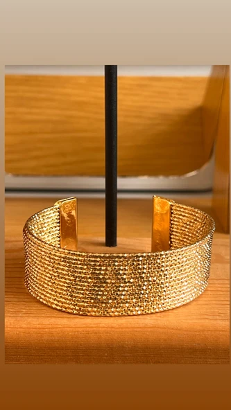 Metal gold renk modern kadın kelepçe ürün görseli 1