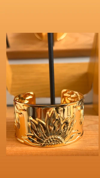 Gold renk kadın modern kelepçe kadın bileklik. ürün görseli 1