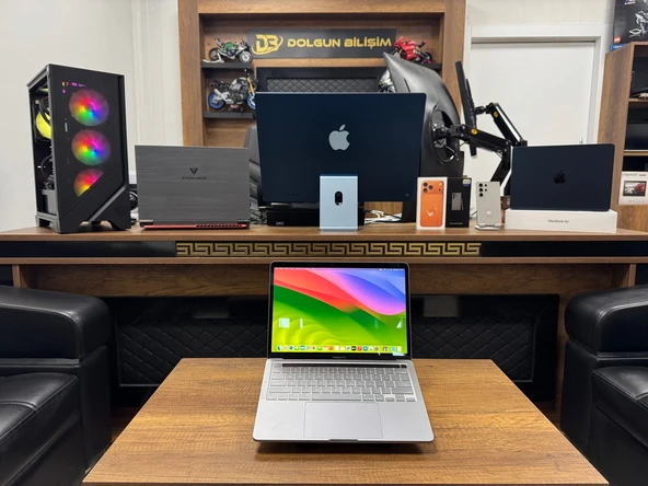 Apple MacBook Pro M2 8GB RAM 256GB SSD 13” Uzay Grisi Taşınabilir Bilgisayar (İKİNCİ EL) ürün görseli 1