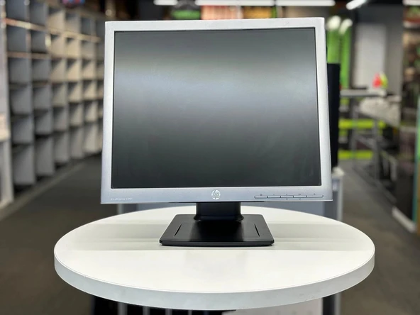 Hp 2.El Monitör 19" E190I Pıvot Kare Ips Vga Dvı Dp Usb Ekran ürün görseli 1