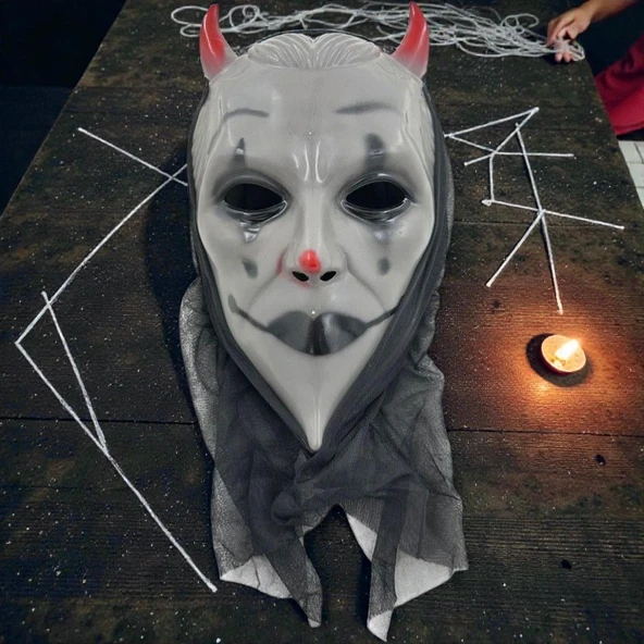 KIRMIZI BOYNUZLU TÜLLÜ GRİ ŞEYTAN MASKESİ CADILAR BAYRAMI KORKU MASKESİ DEVİL MASK  HALLOWEEN MASK ürün görseli 1
