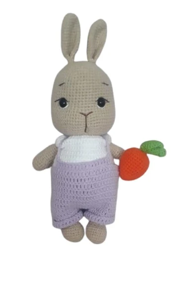 Lila Tulumlu Havuçlu Bal Yanak Tavşan Amigurumi Organik Oyuncak ürün görseli 1