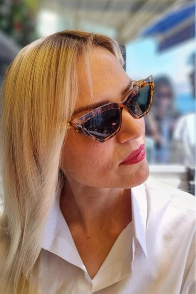 Uniquetrenders Kadın Nikita Cat Eye Zincir Saplı Vintage Model Güneş Gözlüğü ürün görseli 1