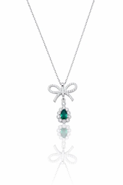 ÇEKİRDEK JEWELRY Zümrüt Taşlı Fiyonk Tasarım 925 Ayar Gümüş Kadın Kolye ürün görseli 1