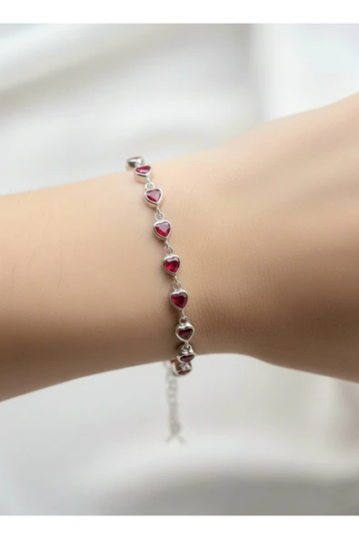 ÇEKİRDEK JEWELRY 925 Ayar Gümüş Kalplı Taşlı Bileklik ürün görseli 1