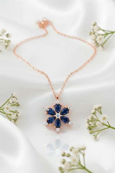 ÇEKİRDEK JEWELRY 925 Ayar Gümüş Safir Kamelya Çiçeği Kolye ürün görseli 1