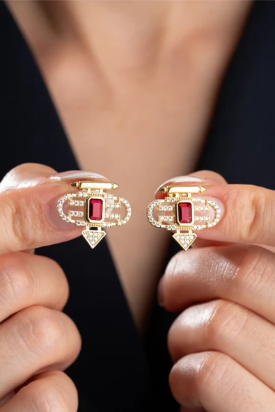 ÇEKİRDEK JEWELRY 925 Ayar Gümüş Altın Kaplama Baget Taşlı Küpe ürün görseli 1