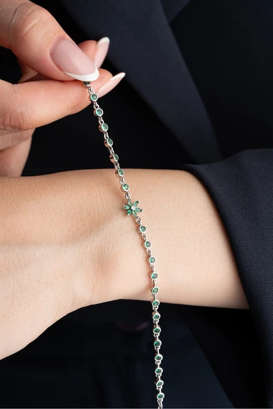 ÇEKİRDEK JEWELRY 925 Ayar Gümüş Yeşil Taşlı Lotus Bileklik ürün görseli 1