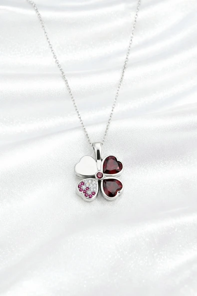 ÇEKİRDEK JEWELRY 925 Ayar Gümüş Rodyum Garnet Taşlı Ters Yonca Kolye ürün görseli 1