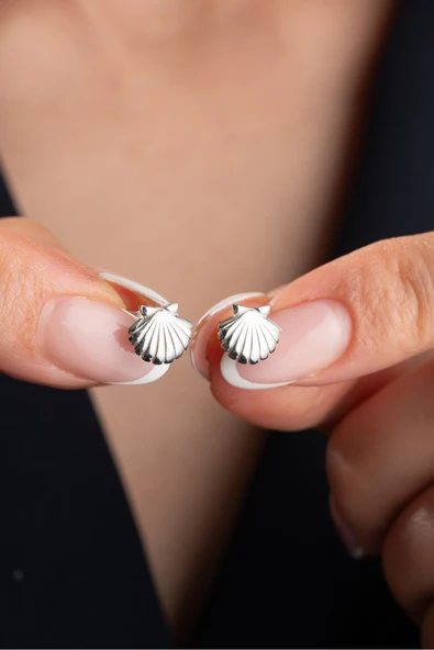 ÇEKİRDEK JEWELRY 925 Ayar Gümüş Rodyum kaplama Midye Küpe ürün görseli 1