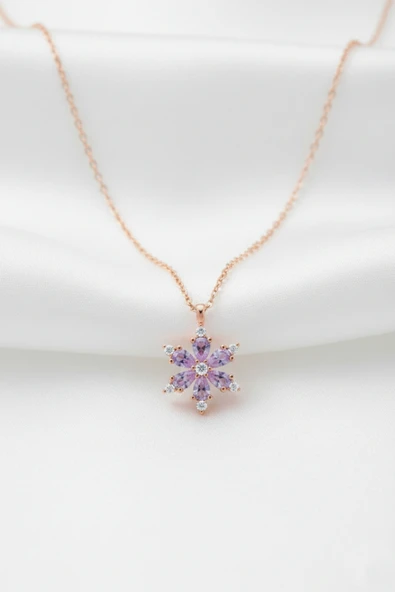 ÇEKİRDEK JEWELRY 925 Ayar Gümüş Lila Taşlı Kamelya Çiçeği Kolye ürün görseli 1