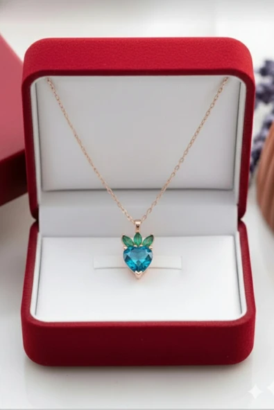 ÇEKİRDEK JEWELRY 925 Ayar Gümüş Kalplı Taşlı Çilek Kolye ürün görseli 1