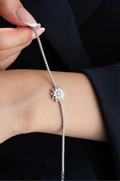 ÇEKİRDEK JEWELRY 925 Ayar Gümüş Lotus Çiçeği Figürlü Işıltılı Bileklik ürün görseli 1