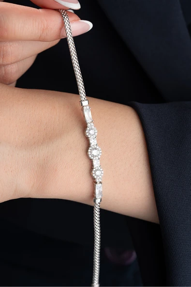 ÇEKİRDEK JEWELRY 925 Ayar Gümüş Baget Taşlı Zarif Kadın Bileklik ürün görseli 1