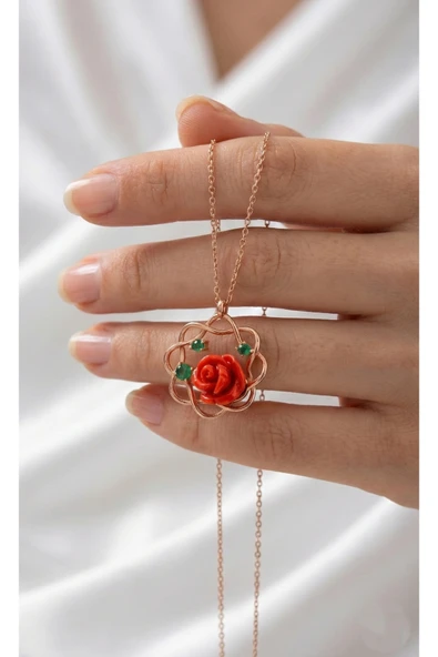 ÇEKİRDEK JEWELRY 925 Ayar Gümüş Sarmaşık Güllü Kolye ürün görseli 1