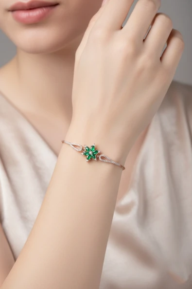 ÇEKİRDEK JEWELRY 925 Ayar Gümüş Zümrüt Taşlı Lotus Bileklik ürün görseli 1